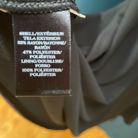 Size 0 Ann Taylor Women’s Black Dress - Picture 6 of 6